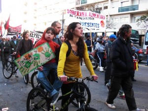 Montevideo marcha contra la megaminería