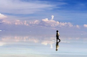 3. Salar de Uyuni (Bolivia)
