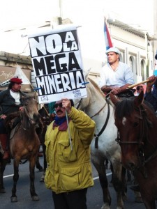 Montevideo marcha contra la megaminería