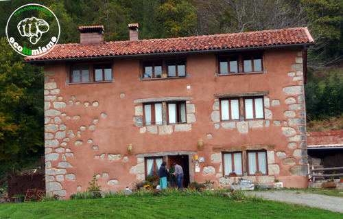 KAAÑO ETXEA (Navarra): «Una casa roja»