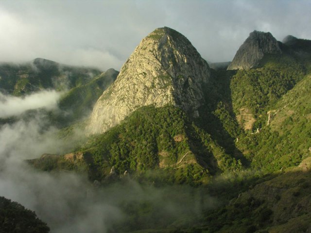 TURISMO SOSTENIBLE para elevar la RENTABILIDAD del sector en La Gomera